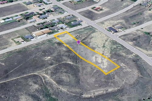 514 Emigrant Dr, Glenrock, WY, 82637-5131 | Card Image