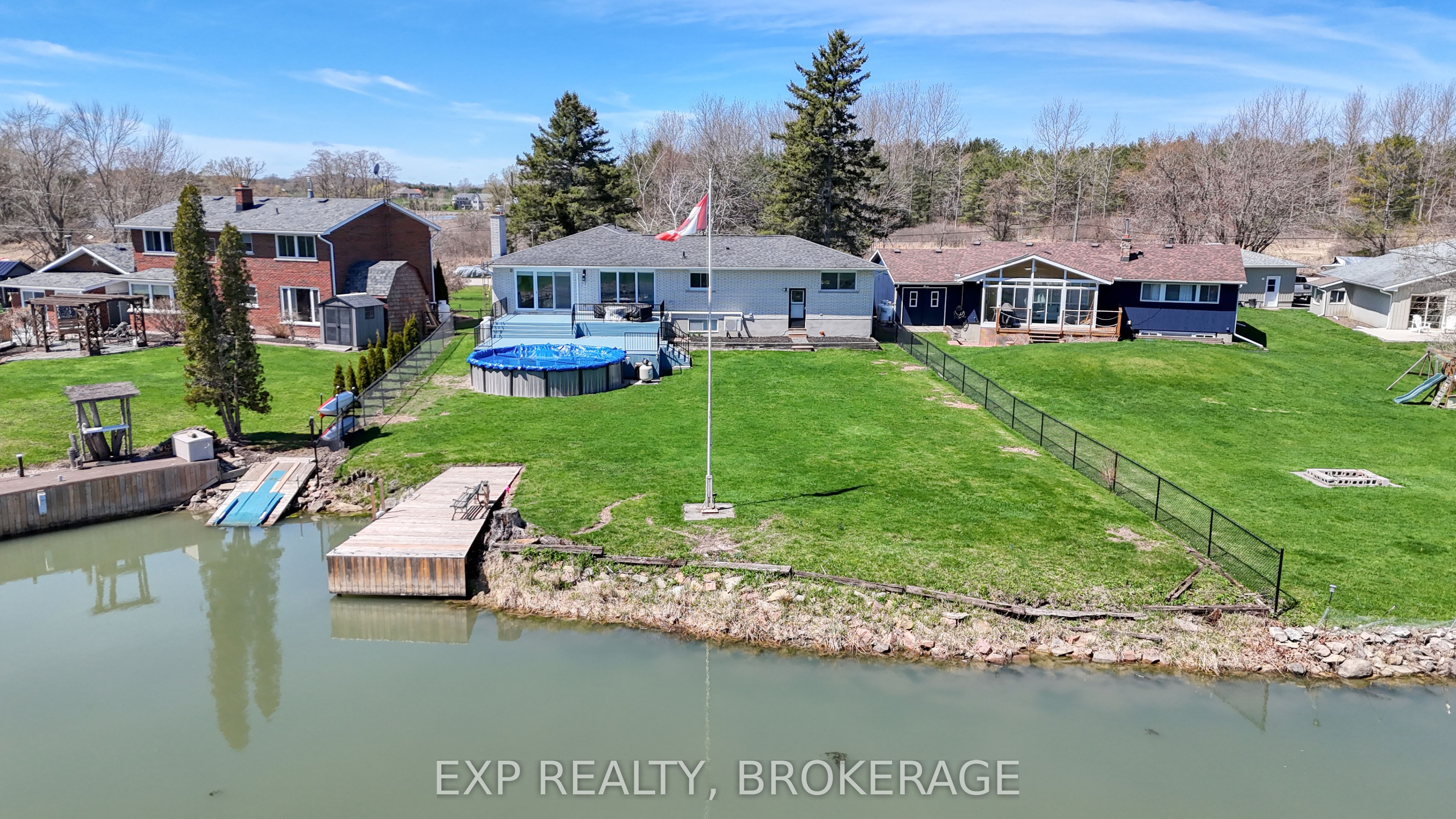 Residential in Front of Leeds & Seeleys Bay