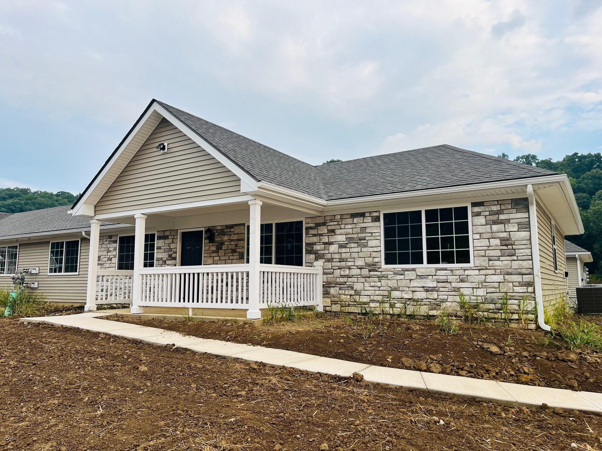 Whitetail Loop, Newark, OH 43055