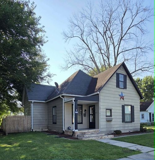 416 S Collier St, CENTRALIA, MO, 65240-1521 | Card Image