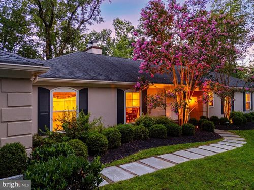 1749 Forge Mountain Dr, PHOENIXVILLE, PA, 19460-4628 | Card Image