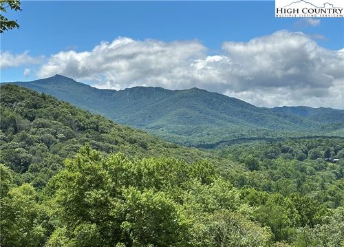 132 Knob Rd, Blowing Rock, NC, 28605-9512 | Card Image