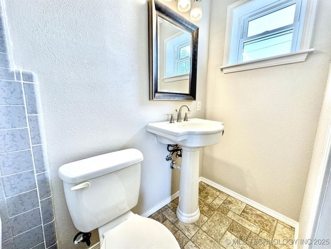 16289 W 810 Rd, House other with 4 bedrooms, 2 bathrooms and null parking in Tahlequah OK | Image 28