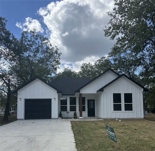 1505 Division St, Commerce, TX, 75428-3123 | Card Image