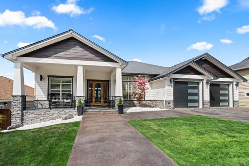 1315 Poppy Ridge Dr, Eagle Point, OR, 97524-9039 | Card Image