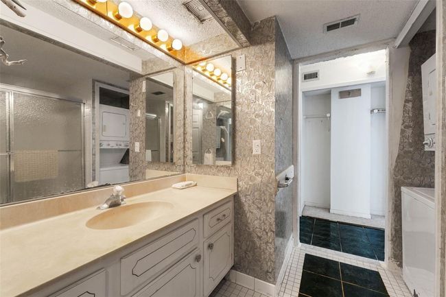 APT-403 - 851 Bayway Blvd, Condo with 2 bedrooms, 2 bathrooms and null parking in CLEARWATER BEACH FL | Image 53