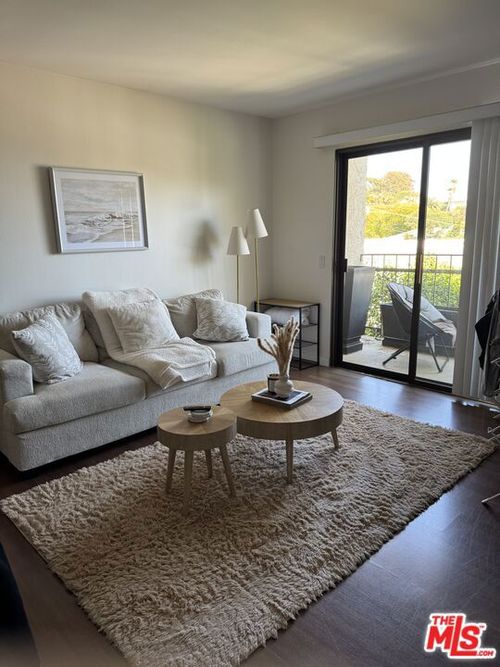 6465 Kanan Dume Rd, Malibu, CA, 90265-4040 | Card Image