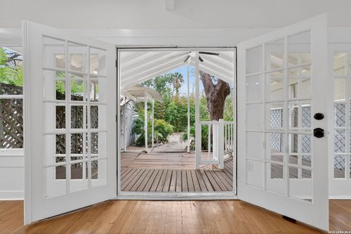 214 Ira Ave, San Antonio, TX, 78209-7018 | Card Image