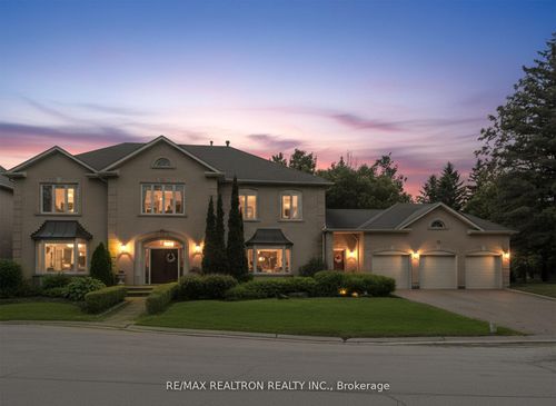 12 Moodie Dr, Richmond Hill, ON, L4C8C9 | Card Image