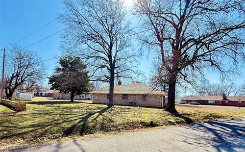 2200 Grisso Dr, Seminole, OK, 74868-2627 | Card Image