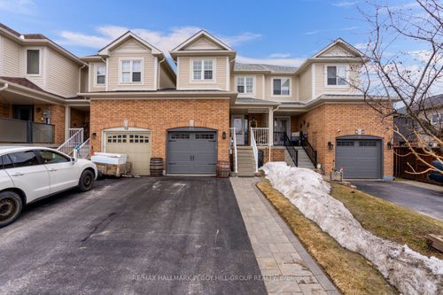 96 Majesty Blvd, Barrie, ON, L4M0E5 | Card Image