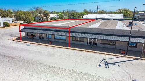 128 N Church St, Jacksboro, TX, 76458-1803 | Card Image