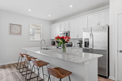 Eat-In Kitchen - Oversized Island | Image 1