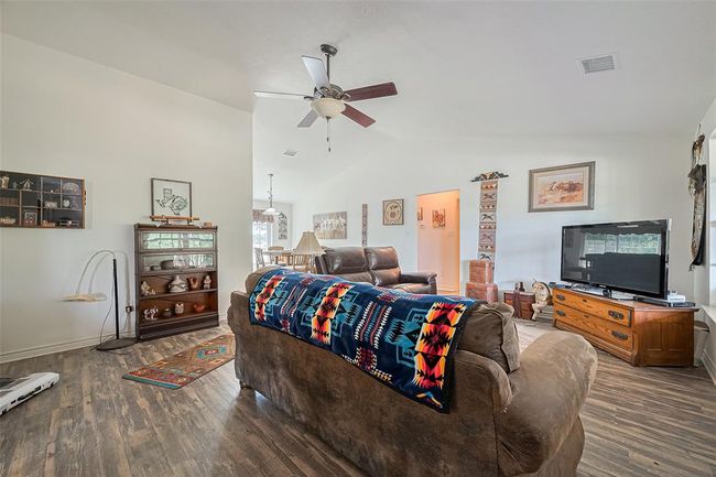 914 Baker Rd, Home with 3 bedrooms, 2 bathrooms and null parking in Rosenberg TX | Image 5