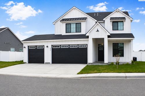 406 Ruby Ave, Grandview, WA, 98930-6103 | Card Image