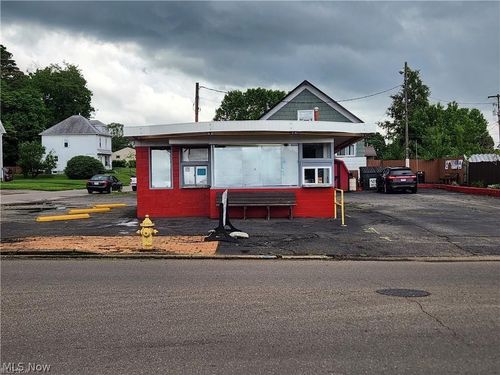 1431 Chestnut St, Coshocton, OH, 43812-1402 | Card Image