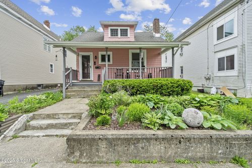 19 Parkview Ct, Troy, NY, 12180-5830 | Card Image