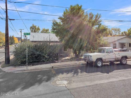 903 W Clay Ave, Flagstaff, AZ, 86001-6200 | Card Image