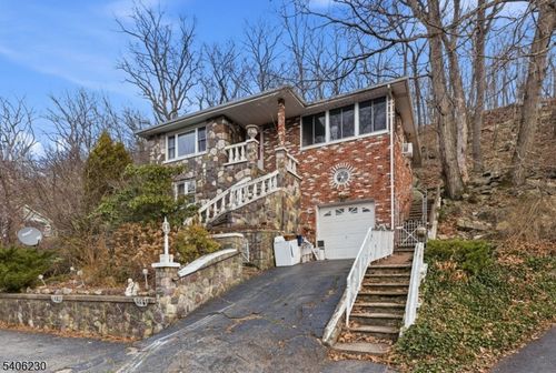 450 Skyline Lake Dr, Ringwood, NJ, 07456-1957 | Card Image