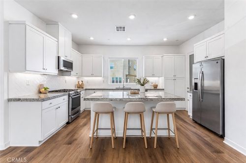 27568 Heron Pl, Valencia, CA, 91381-2013 | Card Image