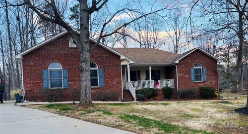 920 Hunting Ave, Lincolnton, NC, 28092-4090 | Card Image