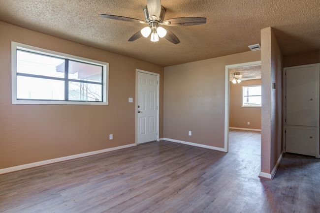 208 Avenue X, House other with 3 bedrooms, 2 bathrooms and null parking in Levelland TX | Image 7