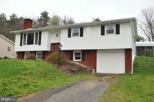 16 Beech Ln, LOCK HAVEN, PA, 17745-1602 | Card Image