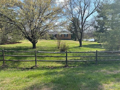 7164 Windy Valley Ln, Pacific, MO, 63069-4232 | Card Image