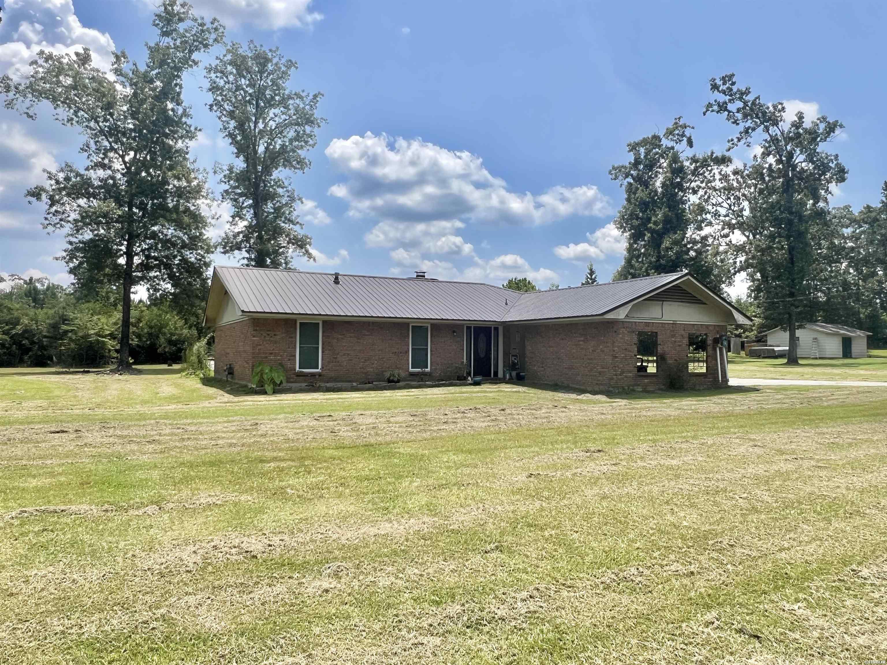 Steed Dr, Star City, AR 71667