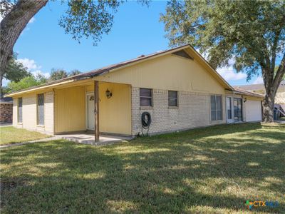 316 Monterrey Drive, House other with 3 bedrooms, 2 bathrooms and null parking in Victoria TX | Image 3