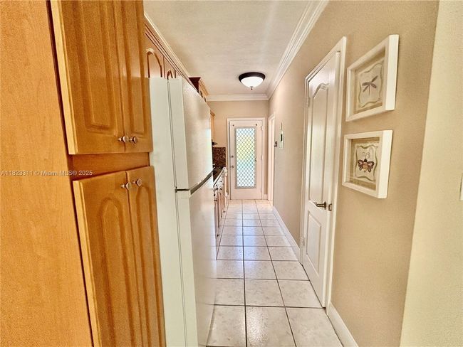 APT-17 - 6490 Collins Ave, Condo with 0 bedrooms, 1 bathrooms and null parking in Miami Beach FL | Image 4