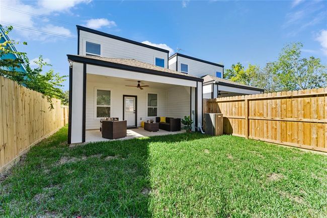 9023 Comal St, House other with 3 bedrooms, 3 bathrooms and 1 parking in Houston TX | Image 30
