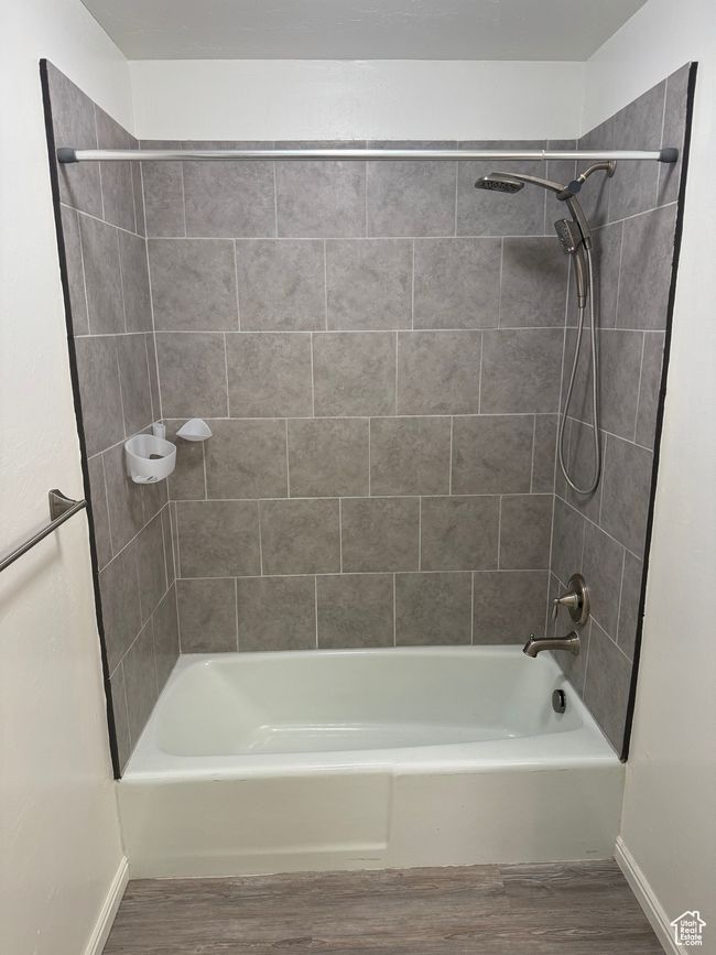 bath/shower | Image 15