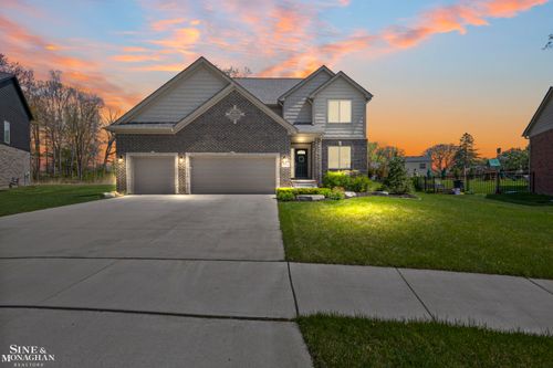 50490 Oakbrooke Dr, New Baltimore, MI, 48047 | Card Image