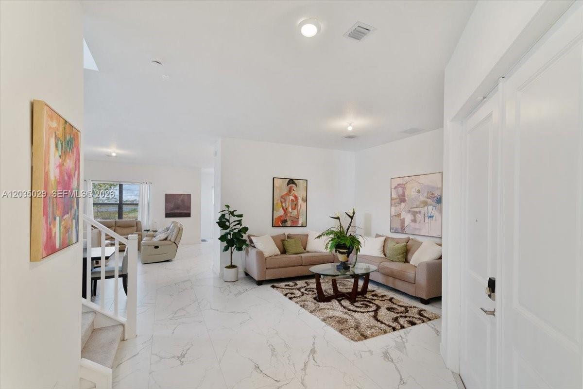 Residential in Miramar 5