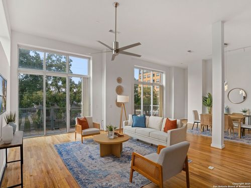 1126 E Quincy St, San Antonio, TX, 78212-4516 | Card Image