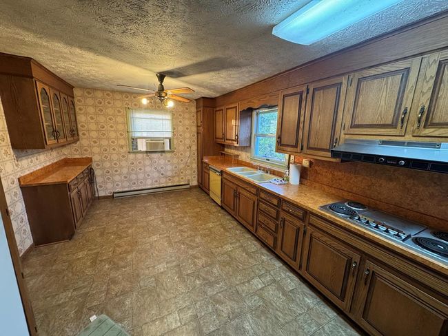 573 Cresswood Dr, House other with 3 bedrooms, 2 bathrooms and 1 parking in Richlands VA | Image 15