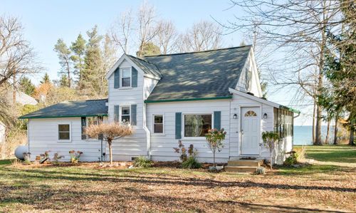 6345 Lakeshore Rd, Lexington, MI, 48450-9300 | Card Image