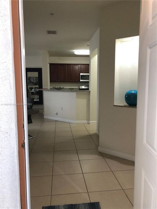 APT-203 - 10600 Nw 88 Th St, Condo with 2 bedrooms, 3 bathrooms and null parking in Doral FL | Image 12