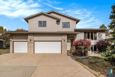 300 8th St, House other with 4 bedrooms, 1 bathrooms and null parking in Crooks SD | Image 3