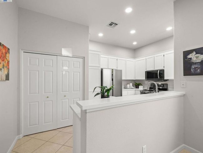 LAUNDRY CLOSET | Image 12