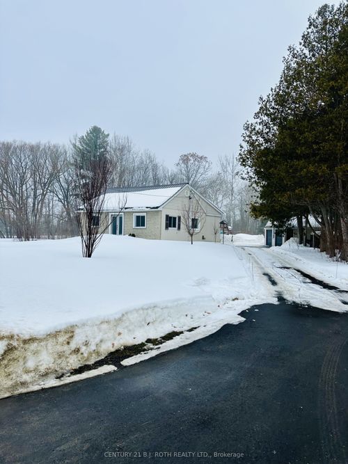 8109 Highway 93, Tiny, ON, L0K2E1 | Card Image