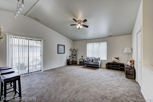 38555 Wellington Dr, Clinton Twp, MI, 48036-3521 | Card Image