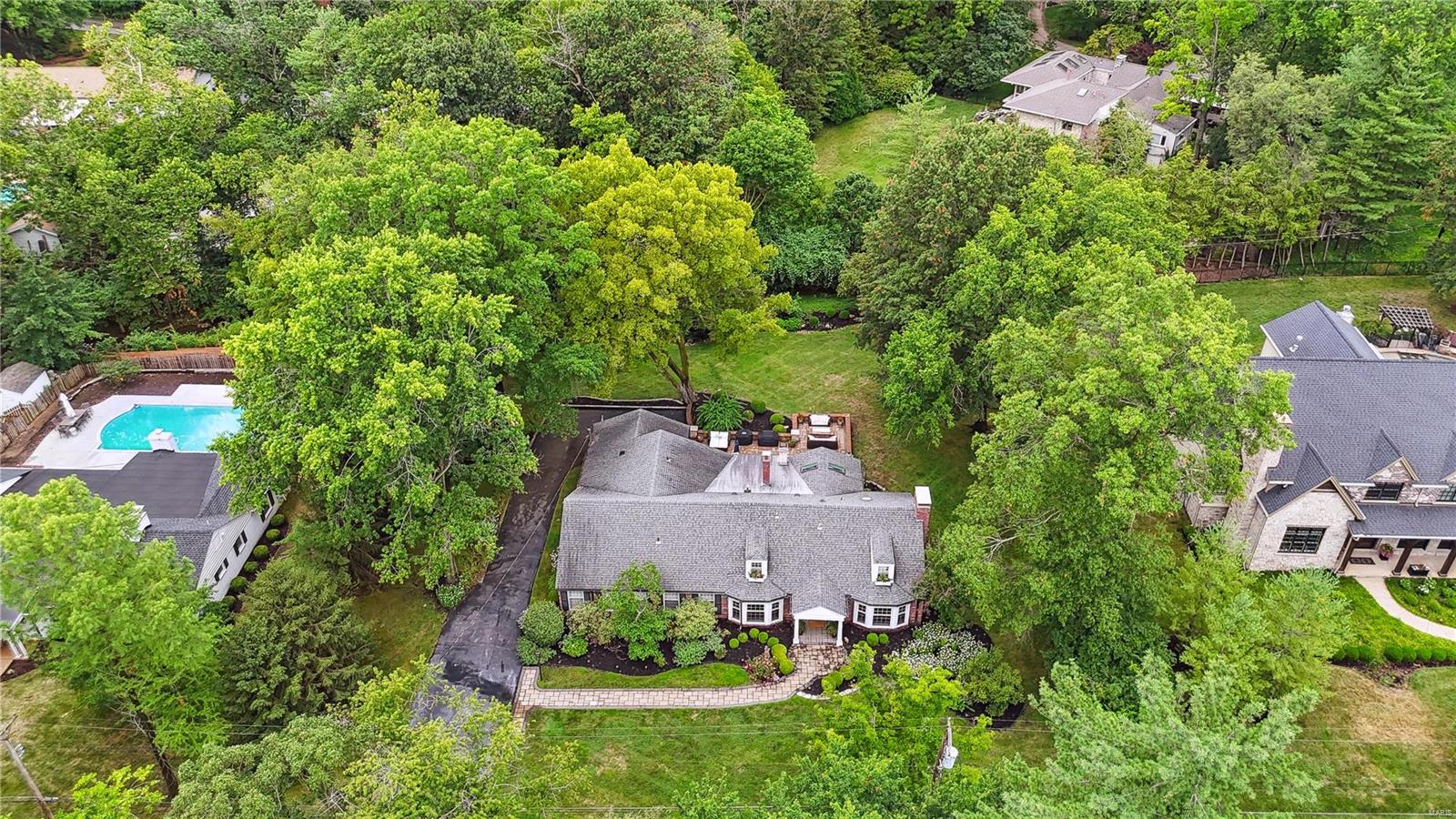 Graybridge Rd, Saint Louis, MO 63124