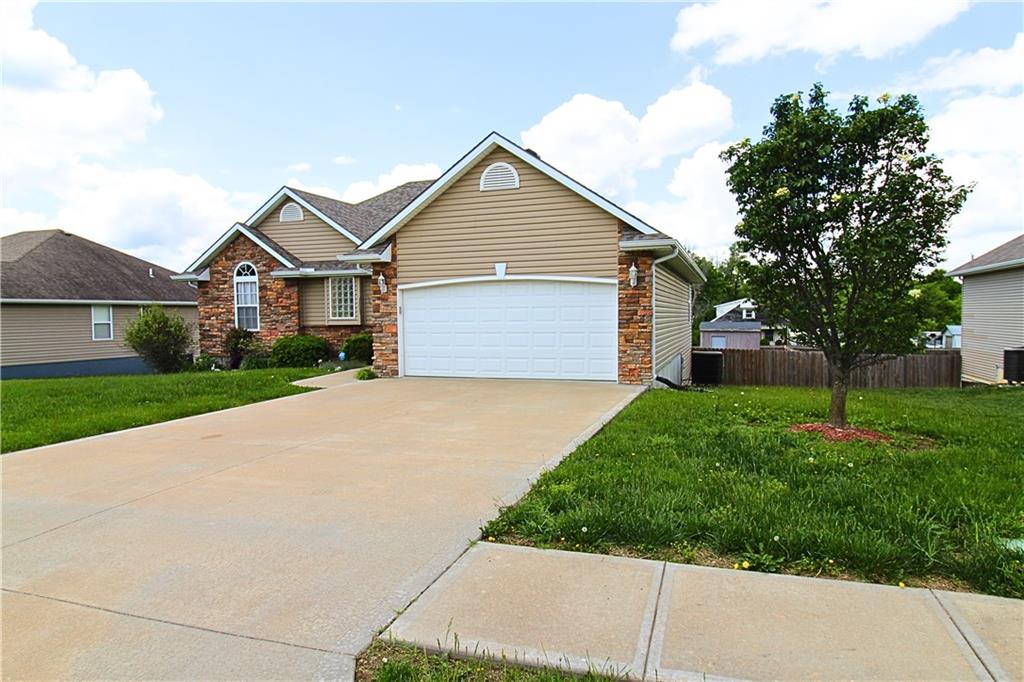 Charles St, Knob Noster, MO 65336