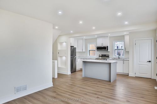 761 Guelph St, Kitchener, ON, N2H5Z2 | Card Image
