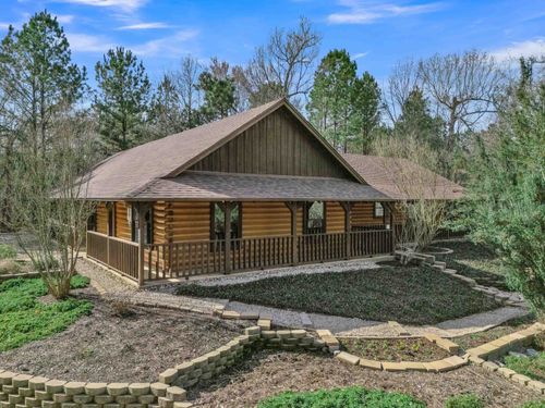 751 Cherokee Ln, Gladewater, TX, 75647-9518 | Card Image