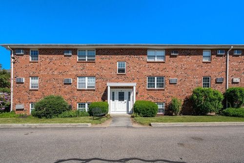 c11-91 Pleasant, Medfield, MA, 02052 | Card Image