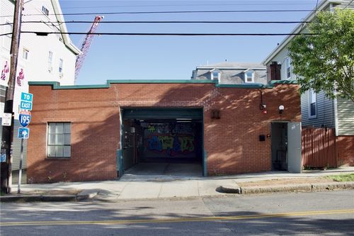 667 Wickenden St, Providence, RI, 02903-4437 | Card Image