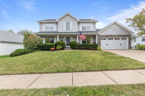 240 E Governor Pl, Saint Charles, MO, 63301-4573 | Card Image